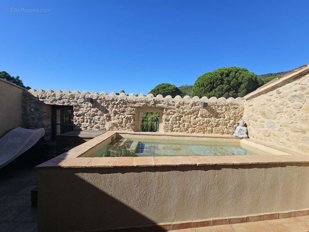 Maison à PLAN-DE-LA-TOUR