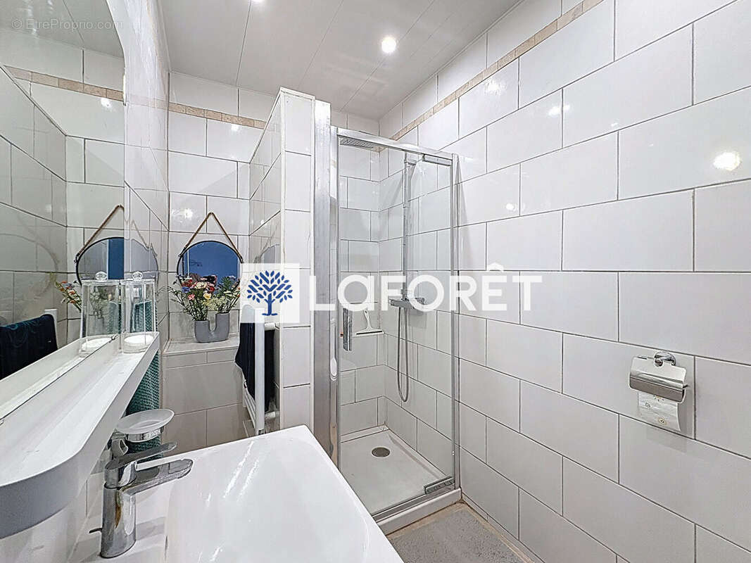 Maison à VIEUX-CHARMONT