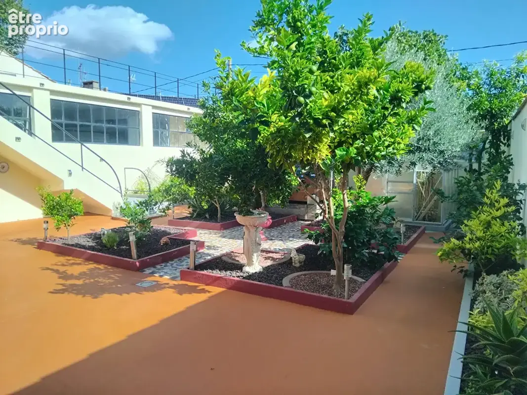A vendre maison 8 pièces avec jardin, terrasse et vaste garage. - photo 5