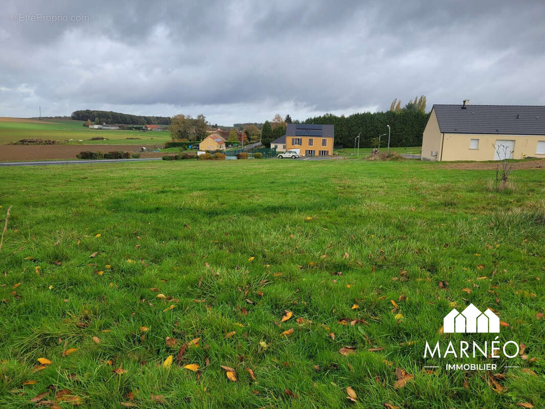Terrain à MONTMIRAIL