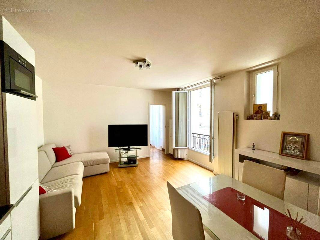 Appartement à PARIS-19E