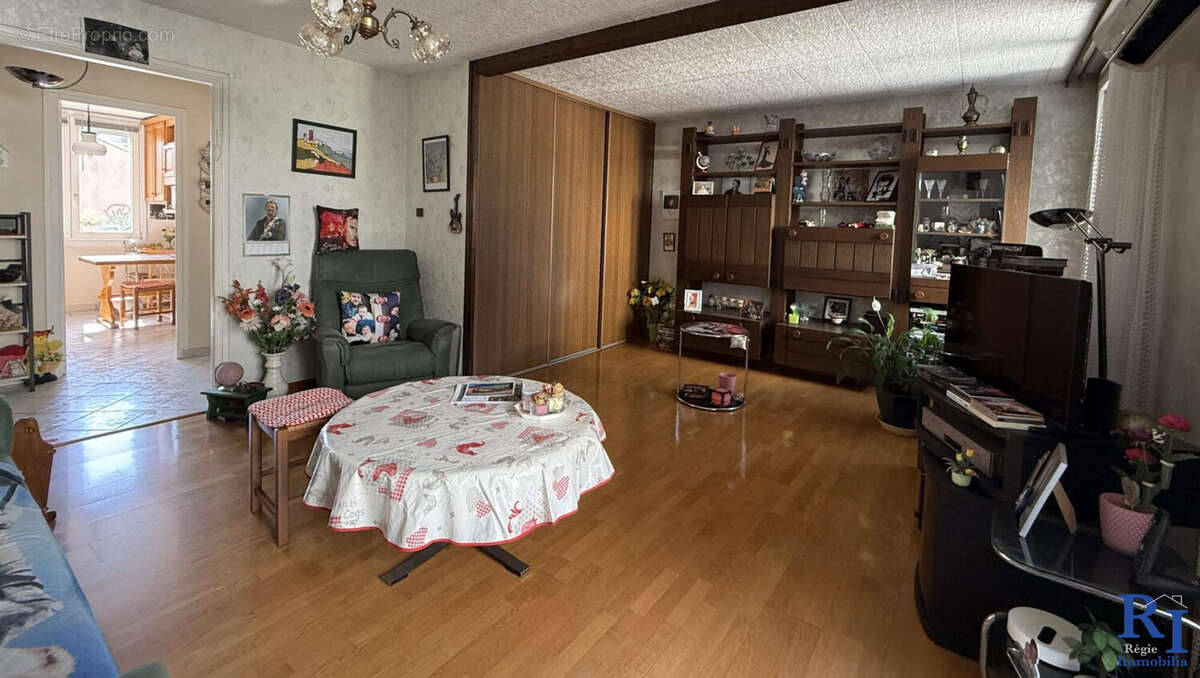 Séjour double (possibilité 3ème chambre) - Appartement à GRENOBLE