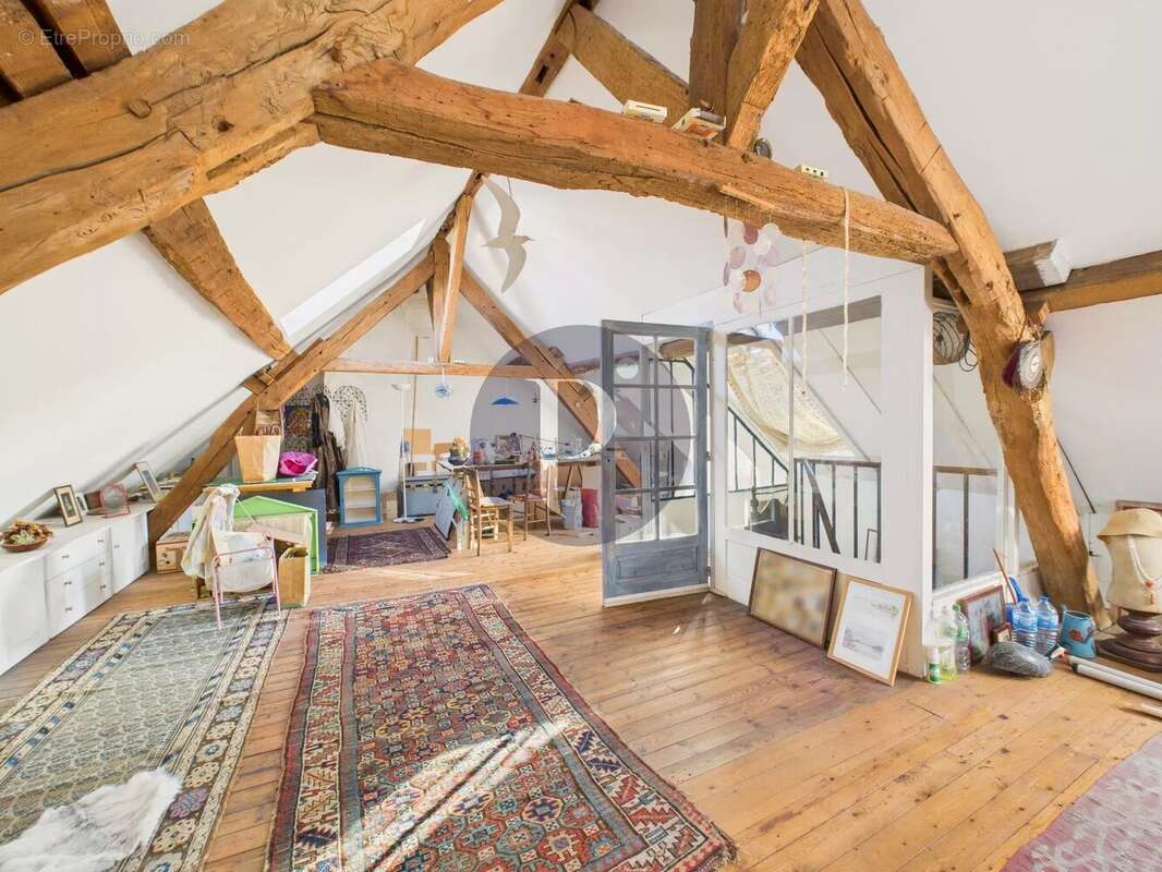 Maison à VERRIERES-LE-BUISSON