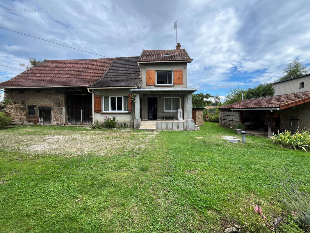 Maison à L'ABERGEMENT-DE-CUISERY