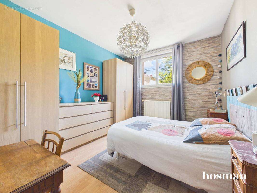 L'esprit Maison de Ville : Type 4 de 92 m² au charme atypique – À fontaines sur saone ( limite sathonay-camp) - photo 6