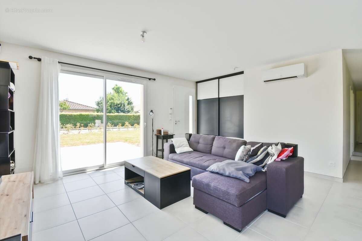 À vendre – Maison de plain-pied de 2024 à Vonnas – 3 chambres – Garage – Terrain de 550 m² - photo 15