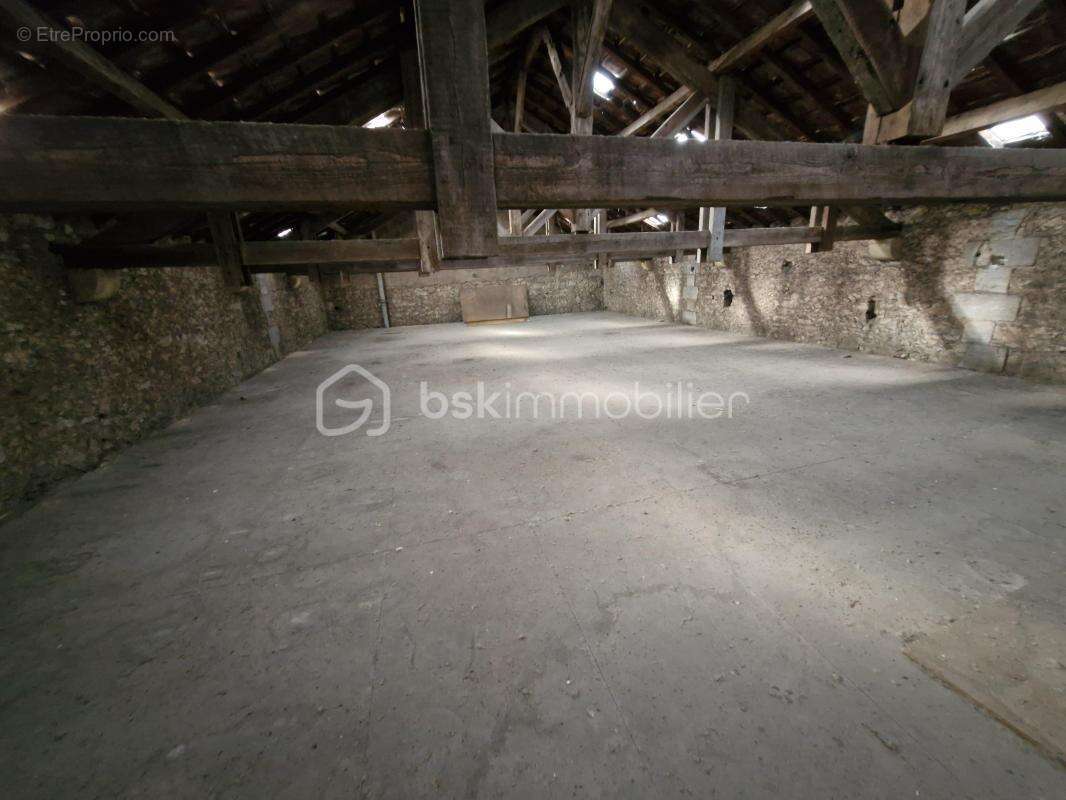 Local commercial de 150m2 + un garage de 358m2 au cœur de Bergerac - photo 12