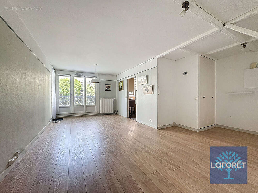 Appartement à CHILLY-MAZARIN