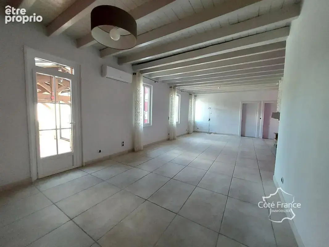 Propriété de 240 m2 avec deux habitations, dépendance, pisci - photo 8