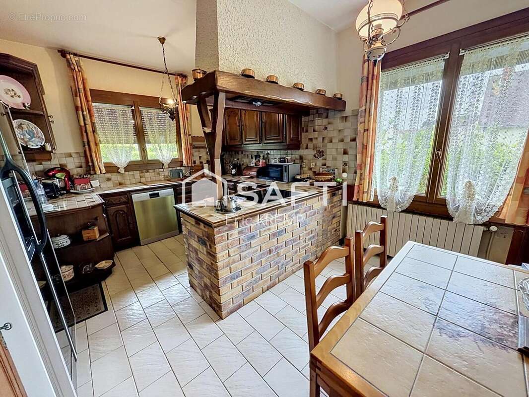 Maison 194 m² à Villers-Saint-Frambourg  - photo 5