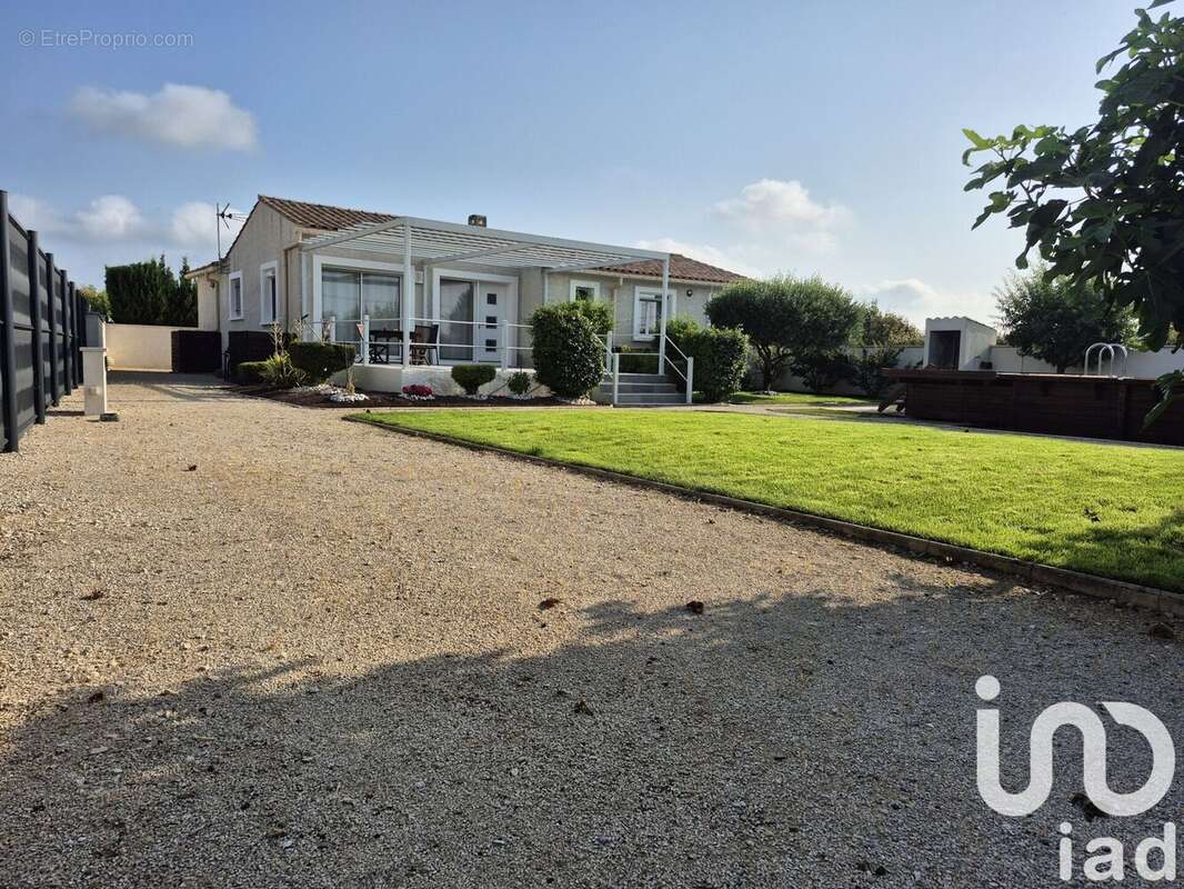 Photo 2 - Maison à ROCHEFORT-DU-GARD