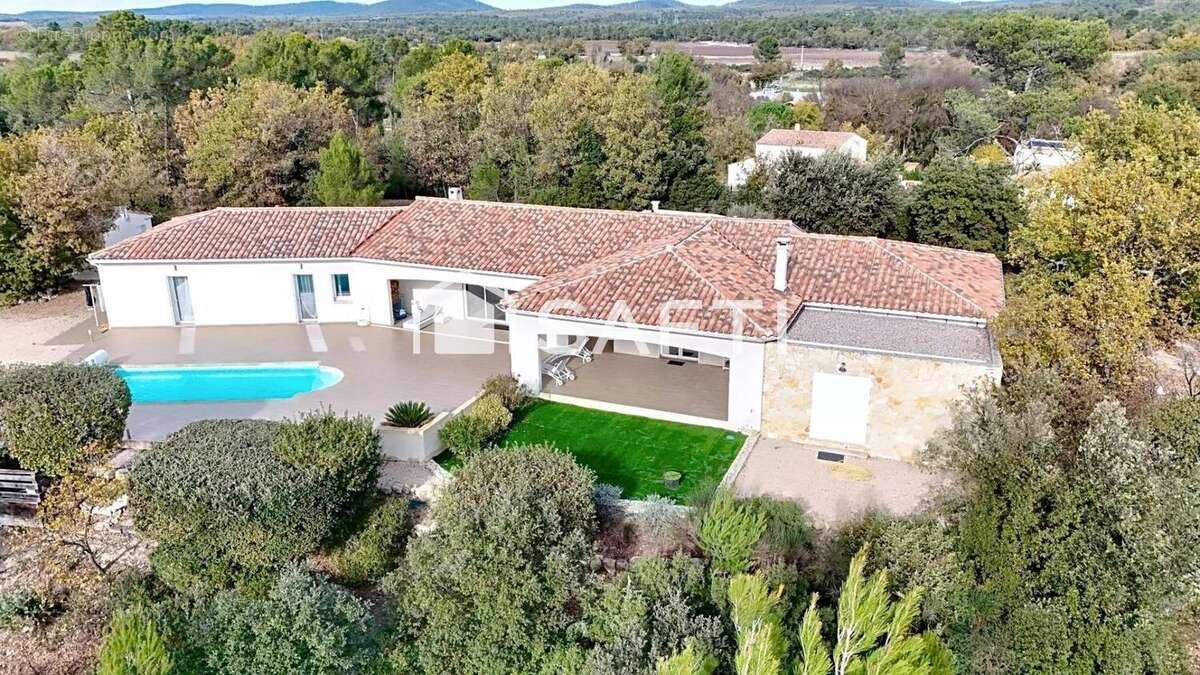 Maison 205 m² à Ollieres  - photo 2