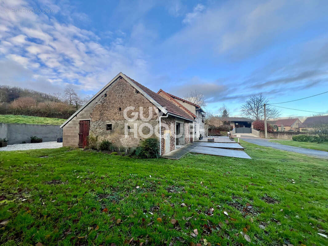 Maison à SAINTE-RADEGONDE