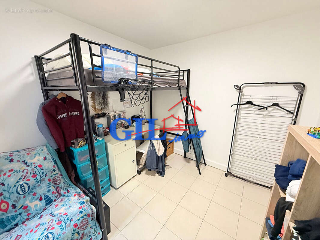 Appartement à COMBS-LA-VILLE