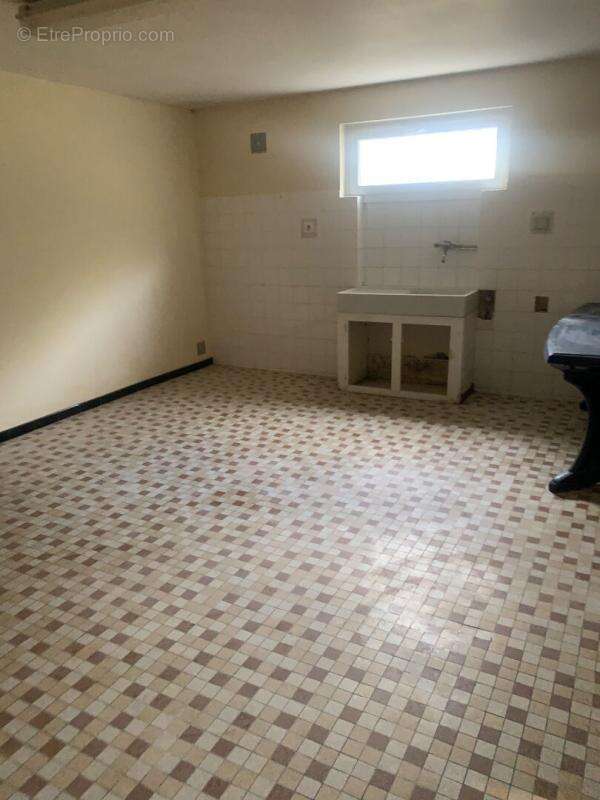 Maison à SAINT-ETIENNE-DE-BRILLOUET