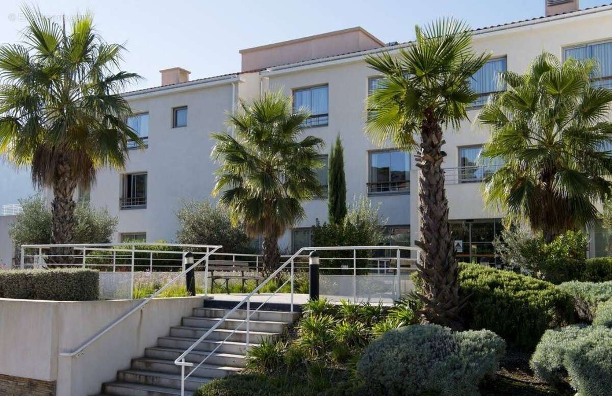 Appartement à LE REVEST-LES-EAUX