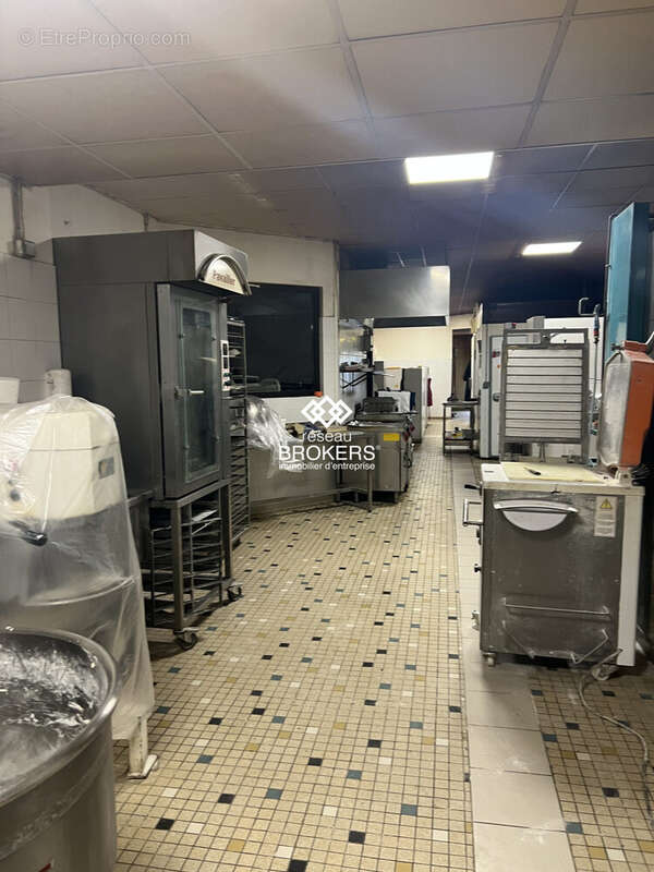 Commerce à MORESTEL