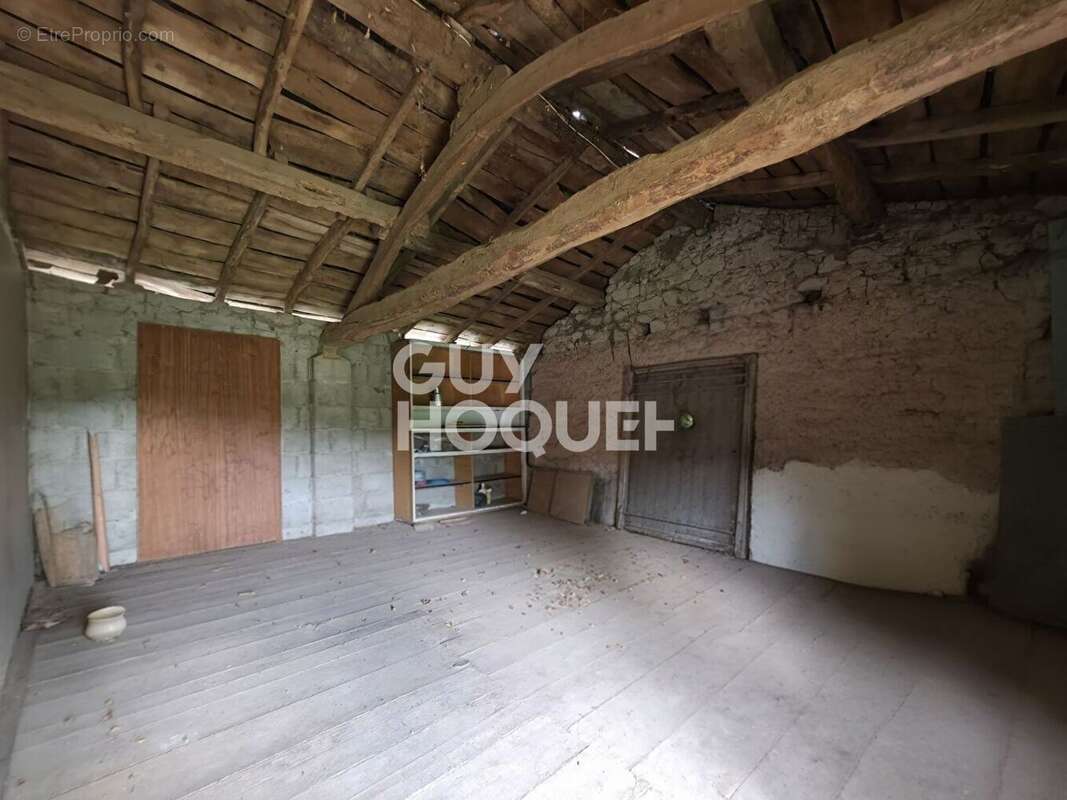 Maison à SAINT-BARTHELEMY-LESTRA