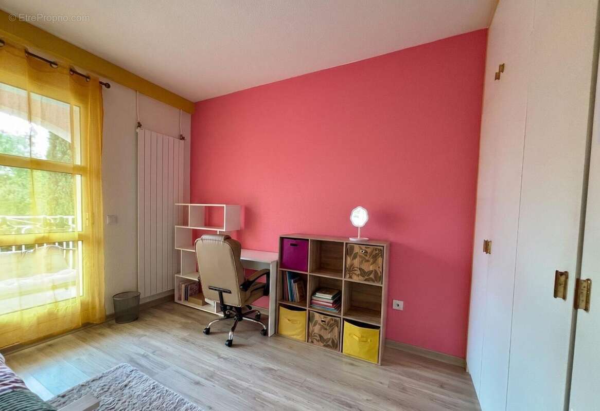 Appartement à BOURG-DE-PEAGE