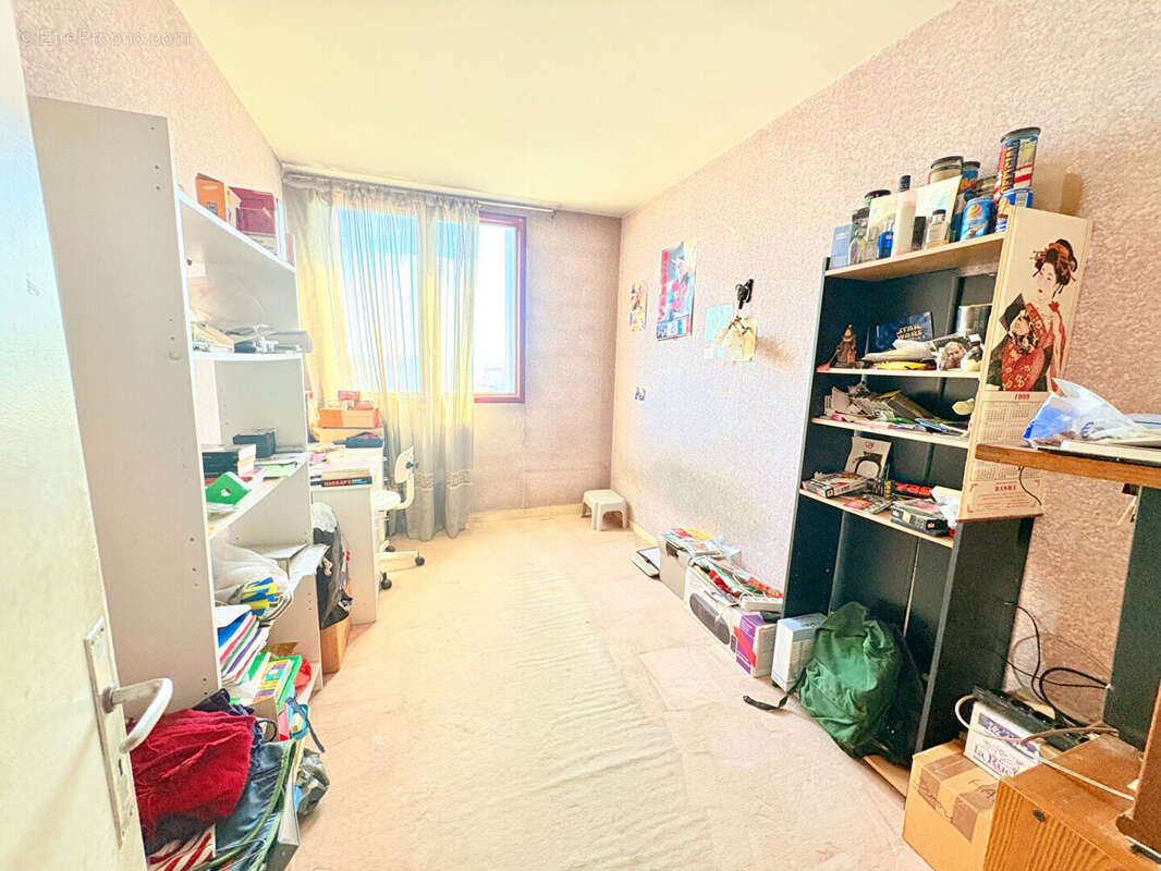 Appartement 3 pièces 56.43 m2  à rénover avec parking et cave à villejuif - photo 5