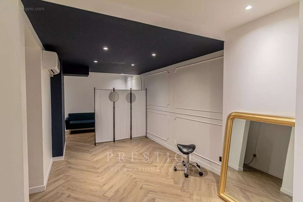 Juan les pins, murs à vendre avec garage - photo 6