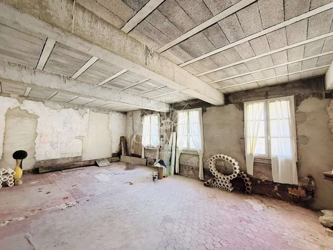 Appartement à L'ISLE-SUR-LA-SORGUE