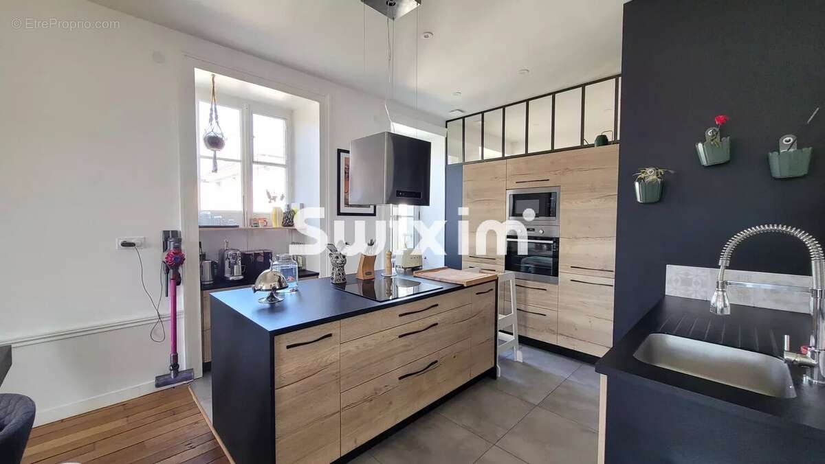 Appartement 112 m² à Lons-Le-Saunier  - photo 2