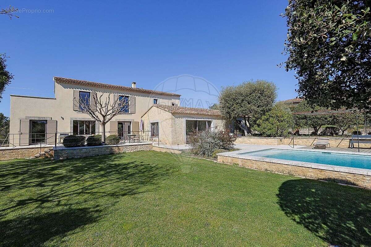 Maison à GORDES