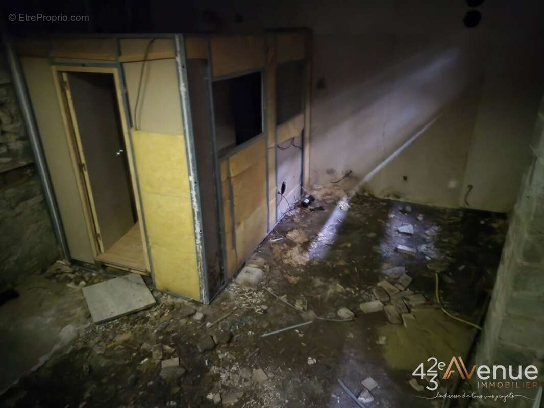 Commerce à SAINT-ETIENNE