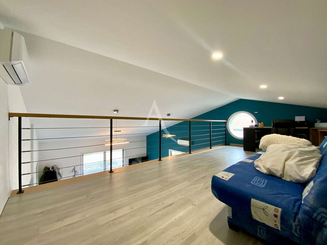 Maison à SAINT-CIERS-CHAMPAGNE