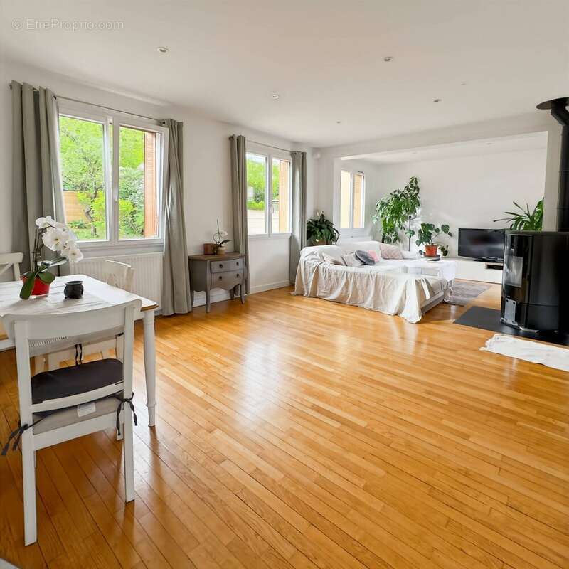 Maison à BRY-SUR-MARNE