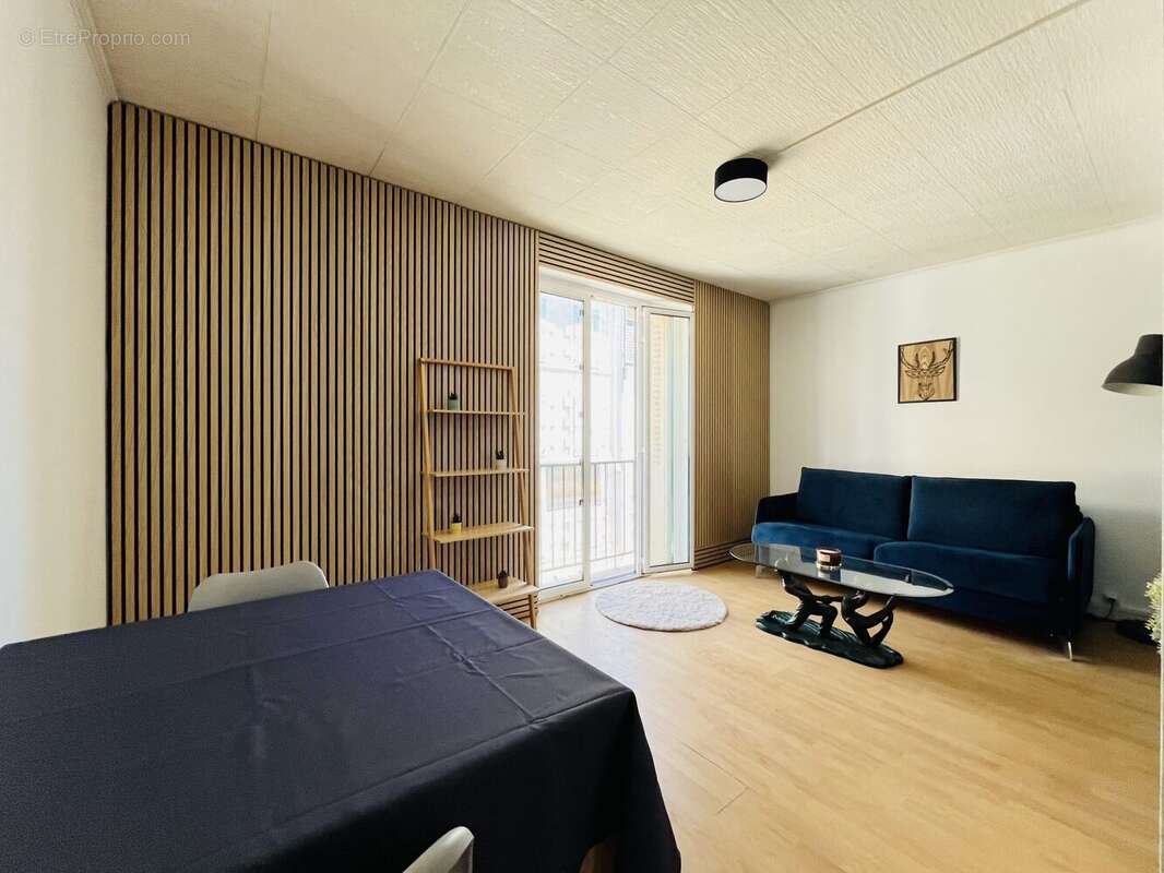 Appartement 400 m² à Montlucon  - photo 3