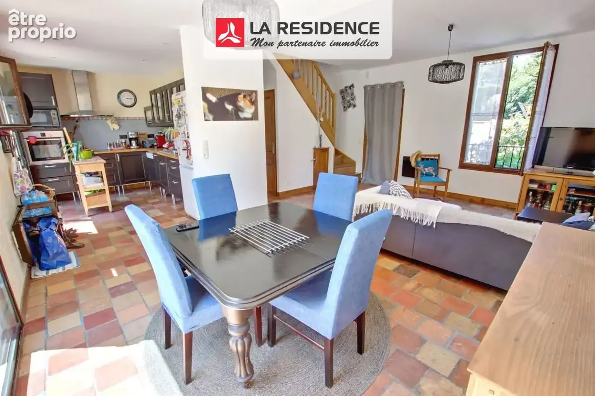 Maison 110 m² à Le Mesnil-Saint-Denis  - photo 4