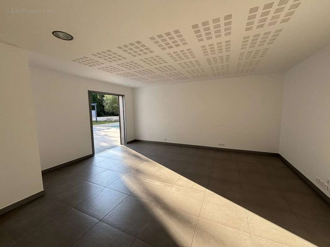 Maison à FIGANIERES