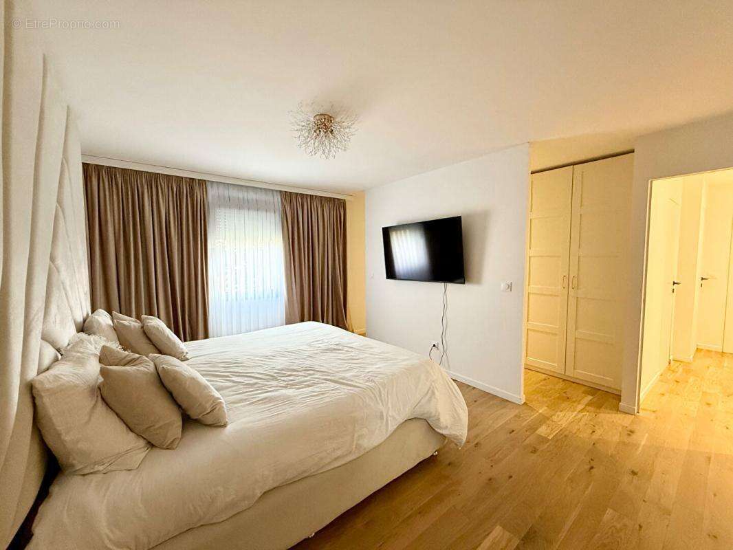 Maison à SAINTE-GENEVIEVE-DES-BOIS