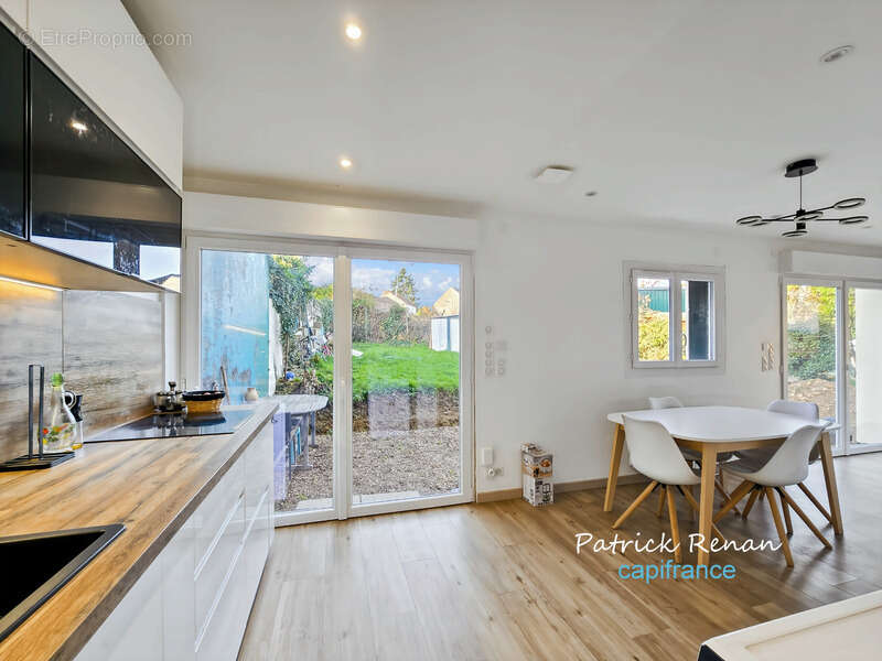 Maison à FONTENAY-LE-FLEURY