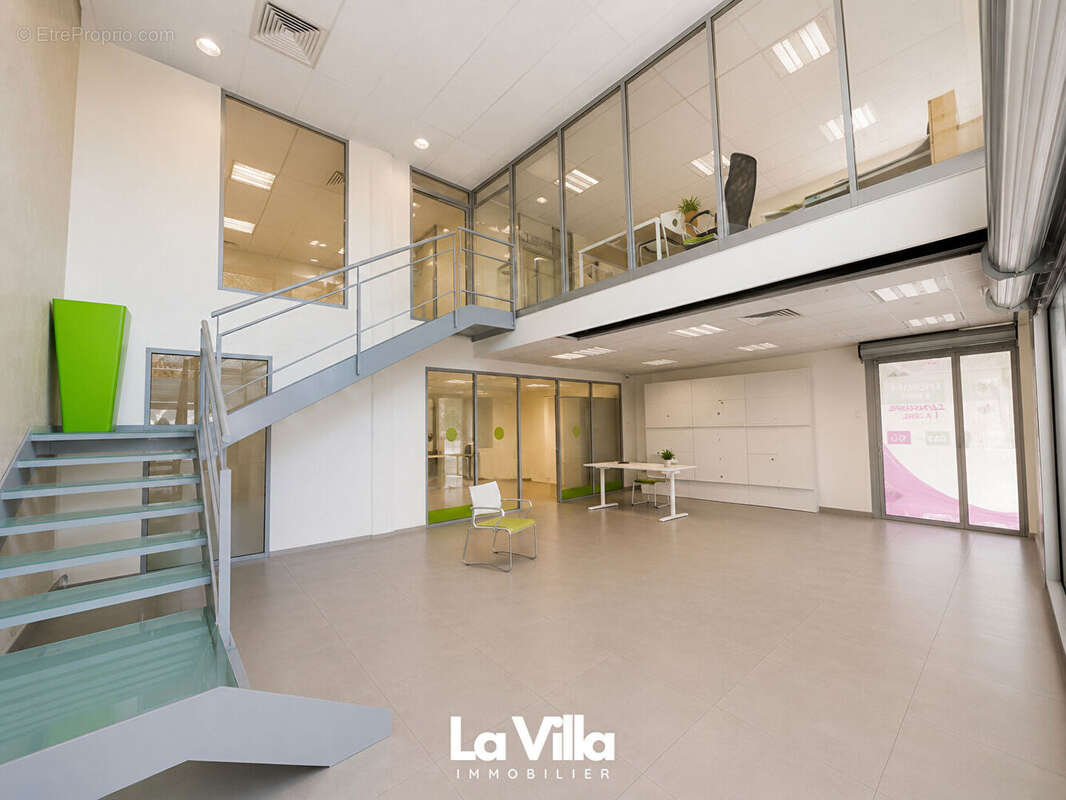 Local commercial Nimes 170 m2 - photo 2