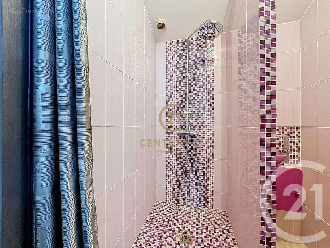 Maison 117 m² à Givors  - photo 13