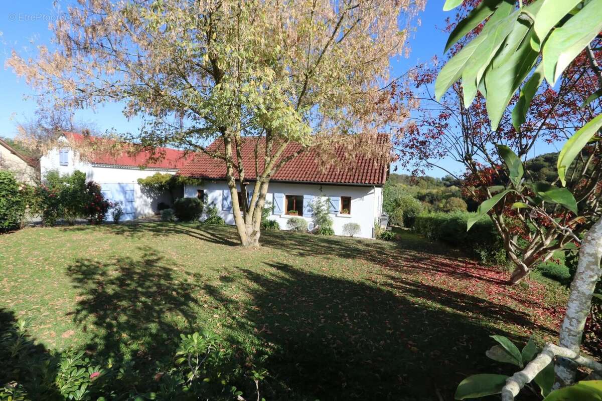 Maison à AURIONS-IDERNES