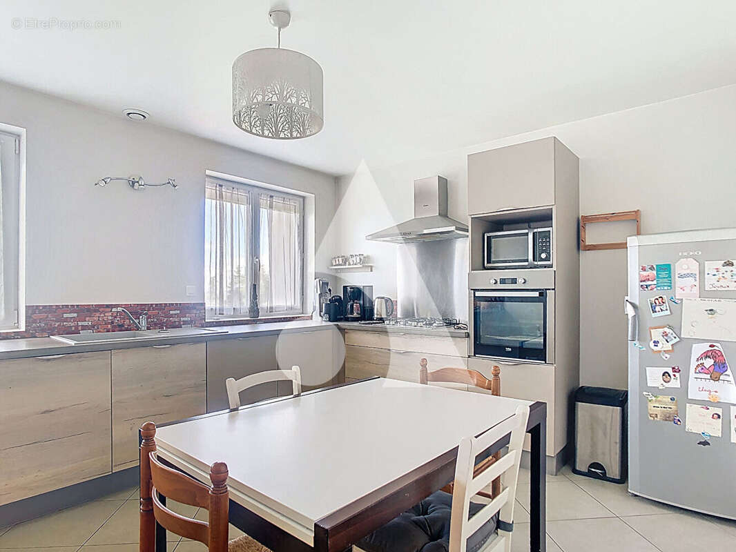 Appartement à LARAJASSE