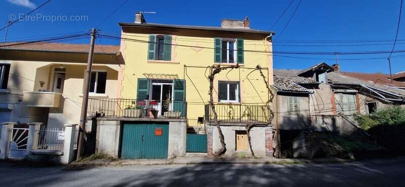 Maison à DECAZEVILLE