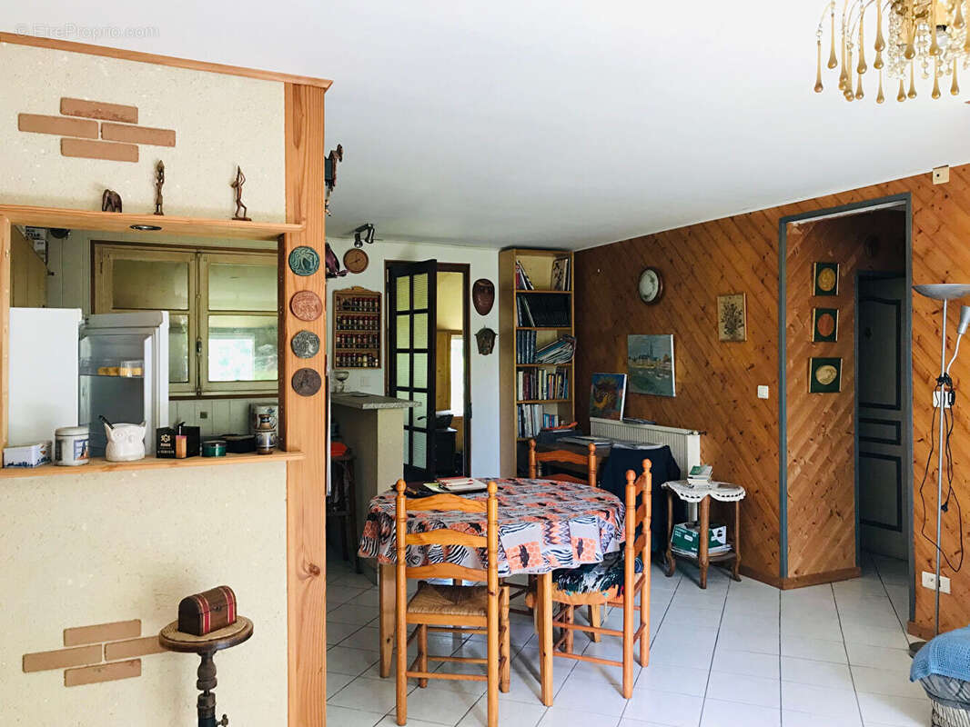 Maison à LA CHAPELLE-DES-MARAIS