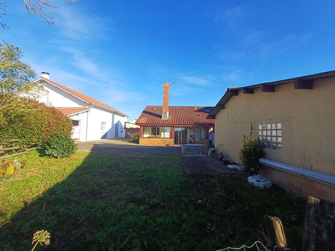 Maison à SAINT-ETIENNE-D'ORTHE