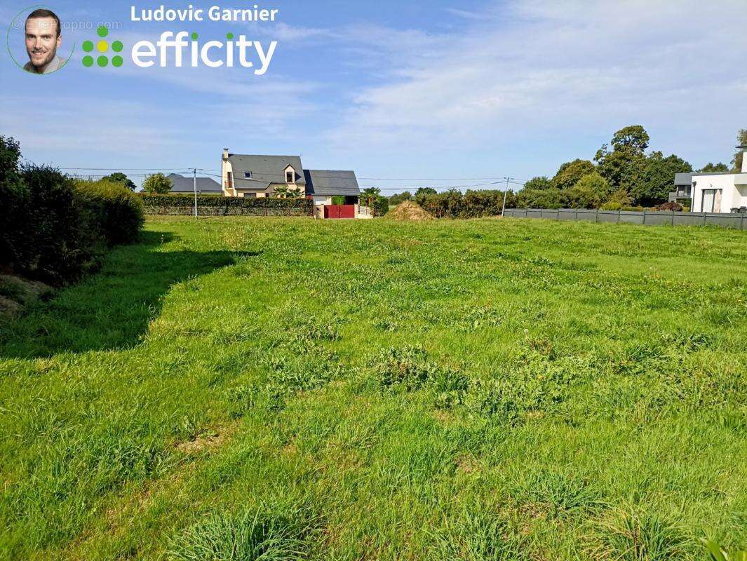 Terrain à SAINT-HILAIRE-DU-HARCOUET
