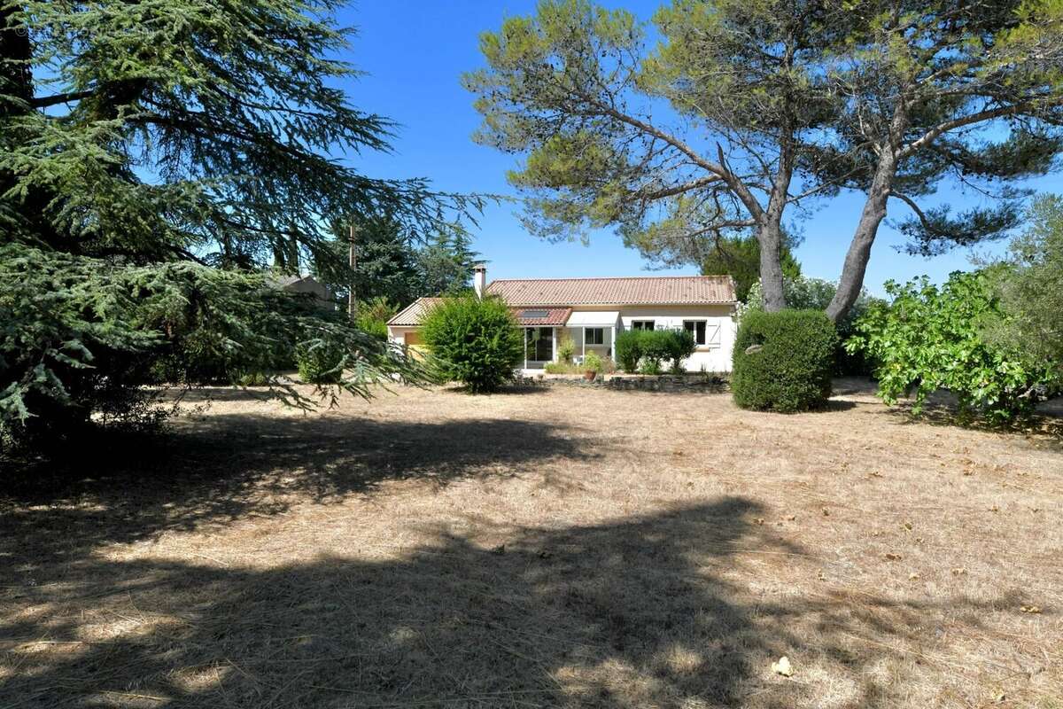 Uzès : Maison méridionale avec jardin à 1.5 km du centre historique - photo 15