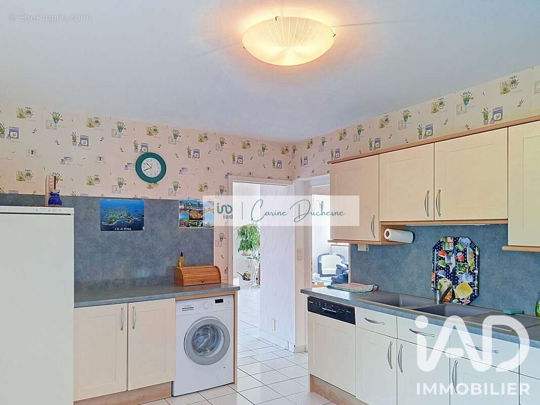 Maison 143 m² à Sainte-Colombe  - photo 8