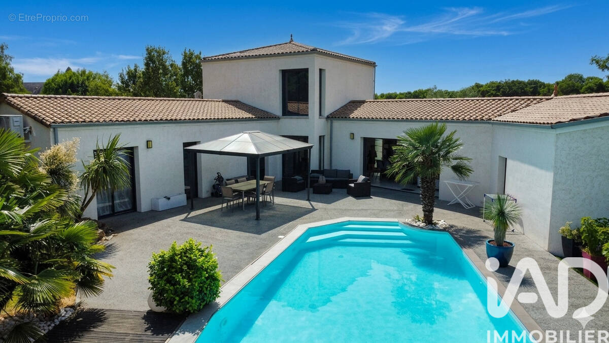 Photo 1 - Maison à GERMOND-ROUVRE