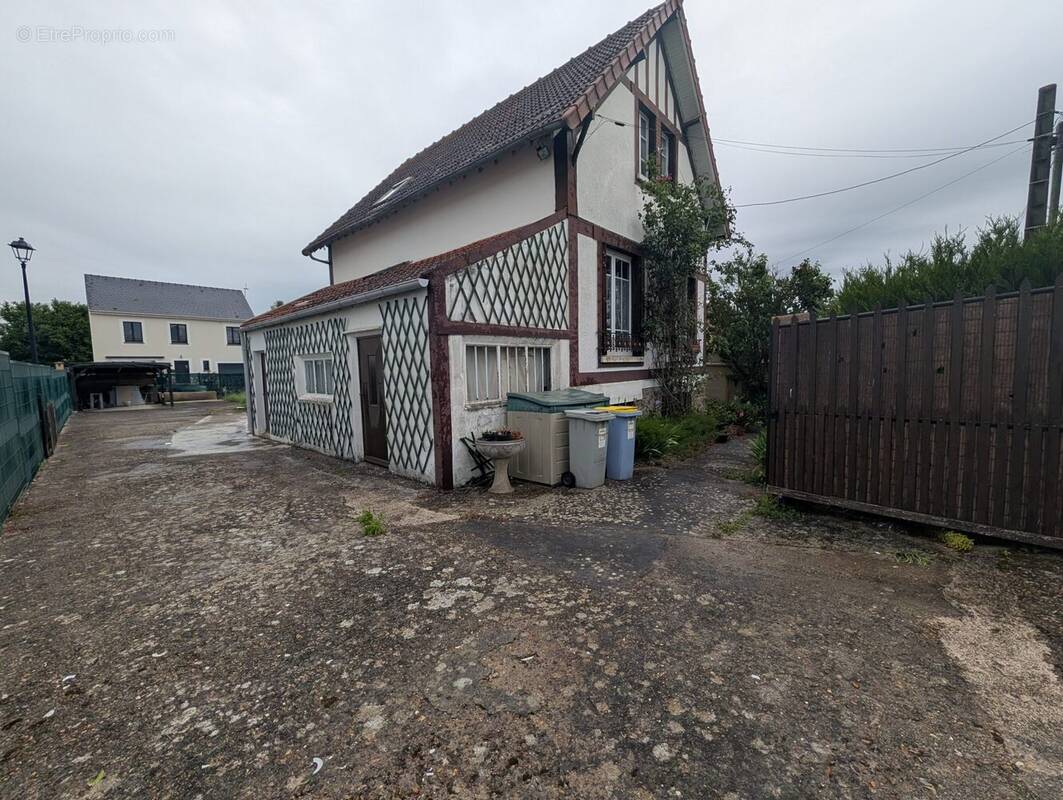 Maison à PLAISIR