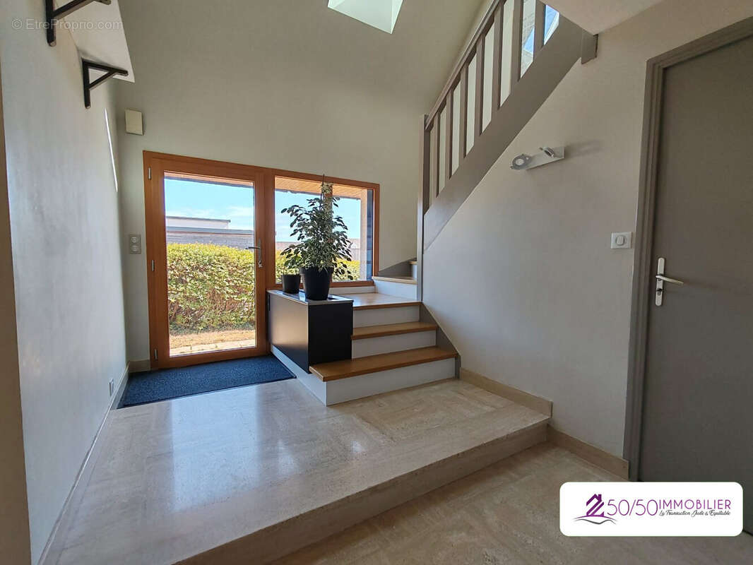 Maison 140 m² à Plougoulm  - photo 3