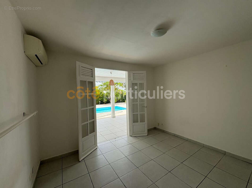 villa pisine F4 avec garage fermé - photo 7